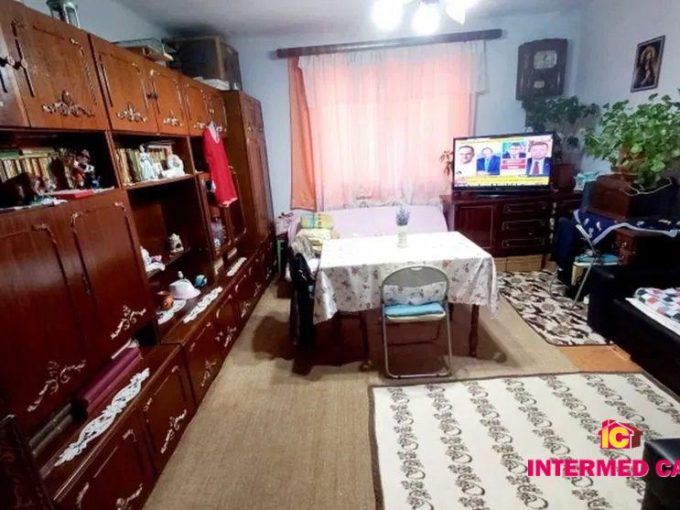 Casa de vanzare Vasile Aaron Sibiu singur in curte Intermed Casa