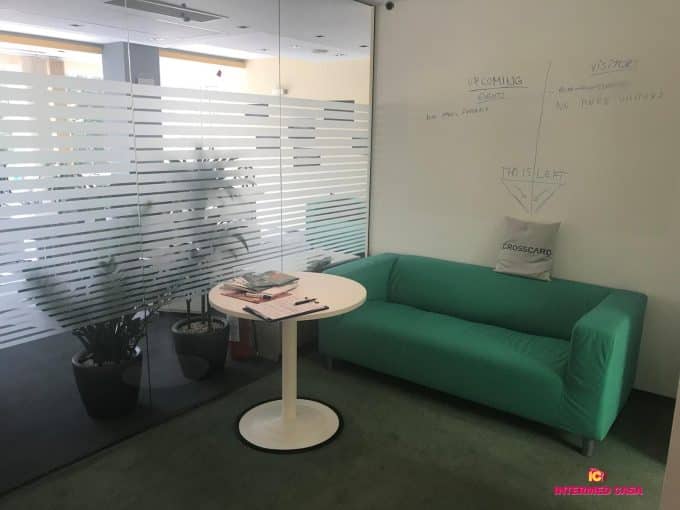 Birouri de închiriat zona centrală Sibiu – interior modern cu sală de ședințe și recepție