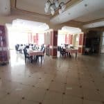 Pensiune de vânzare în Rășinari Sibiu – vedere exterioară cu piscină și terase