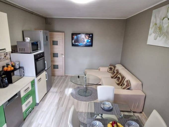 apartament 3 camere Selimbar Pictor Brana living cu balcon