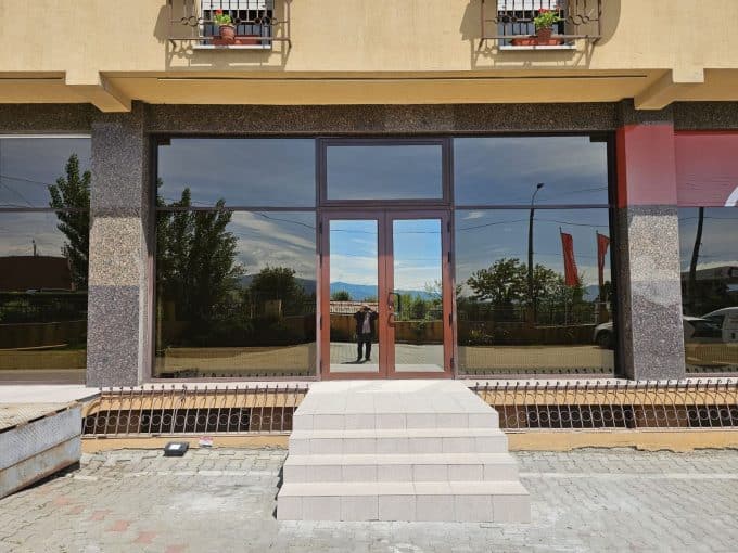 spatiu comercial 132 mp Alba Iulia Sibiu vitrina stradala